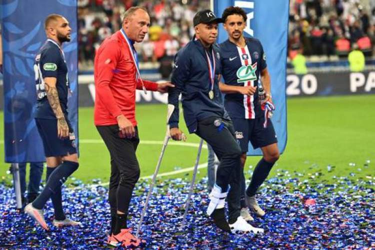 关于圣埃蒂安中场受伤离场，影响球队整体表现的信息