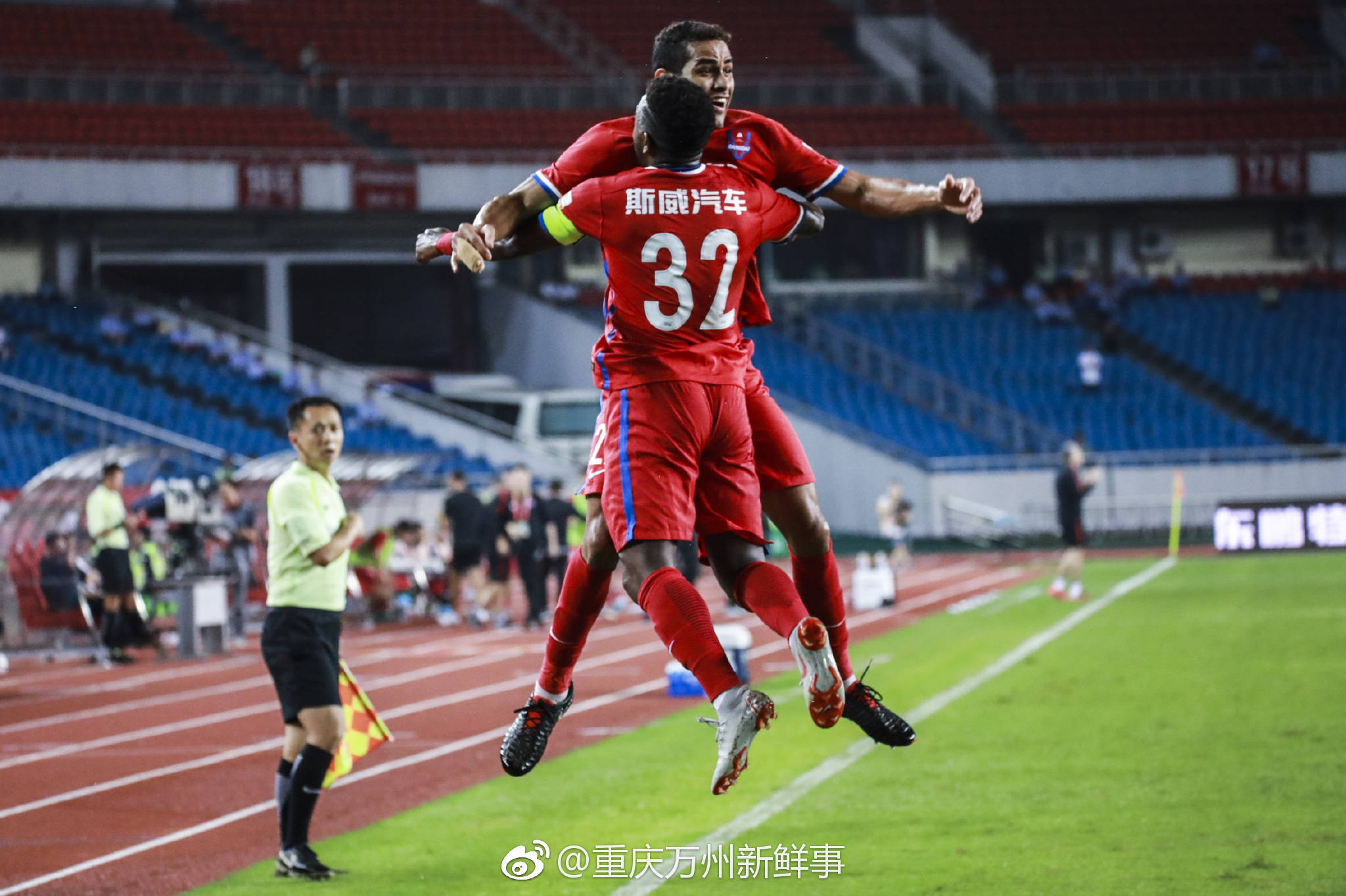 包含河南建业力克重庆斯威,斩获关键三分的词条 包含河南建业力克重庆斯威,斩获关键三分的词条