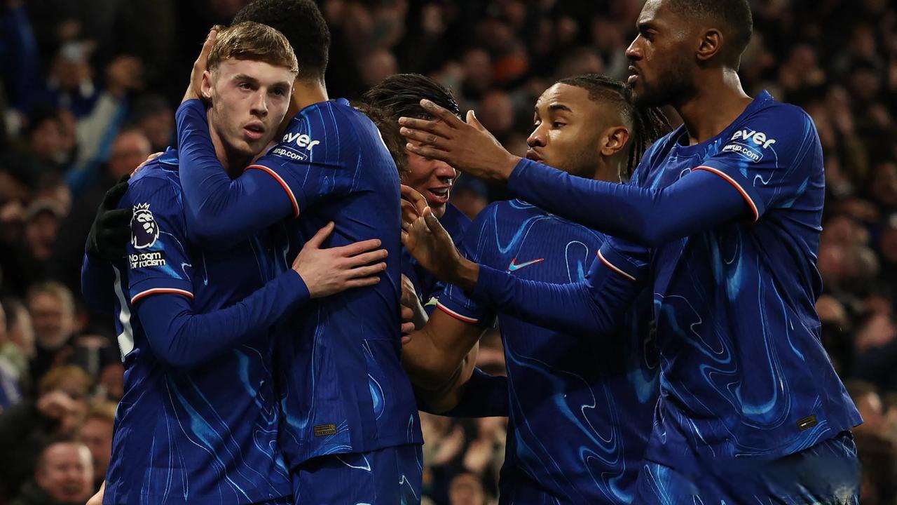 包含西汉姆联球员受伤不断，球队战斗力受到影响的词条