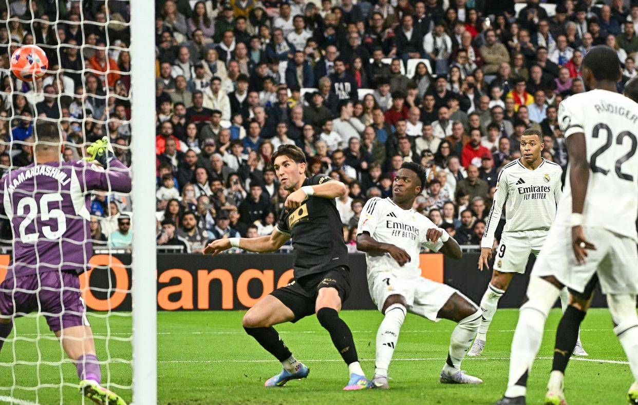 瓦伦西亚联手强敌,争取取胜机会 瓦伦西亚联手强敌,争取取胜机会