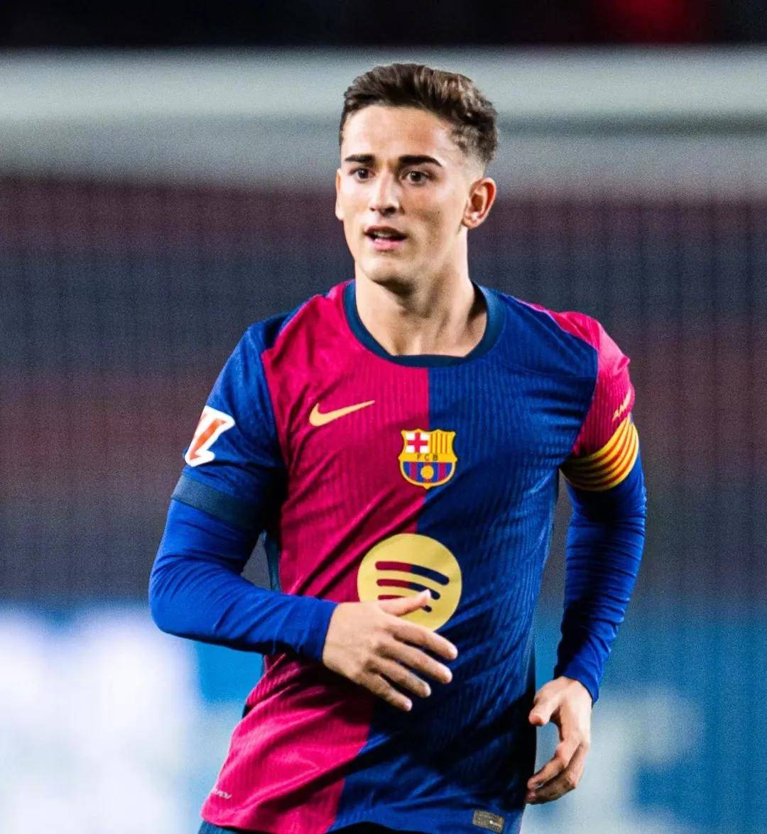 明星球员身手不凡,独霸赛场 明星球员身手不凡,独霸赛场