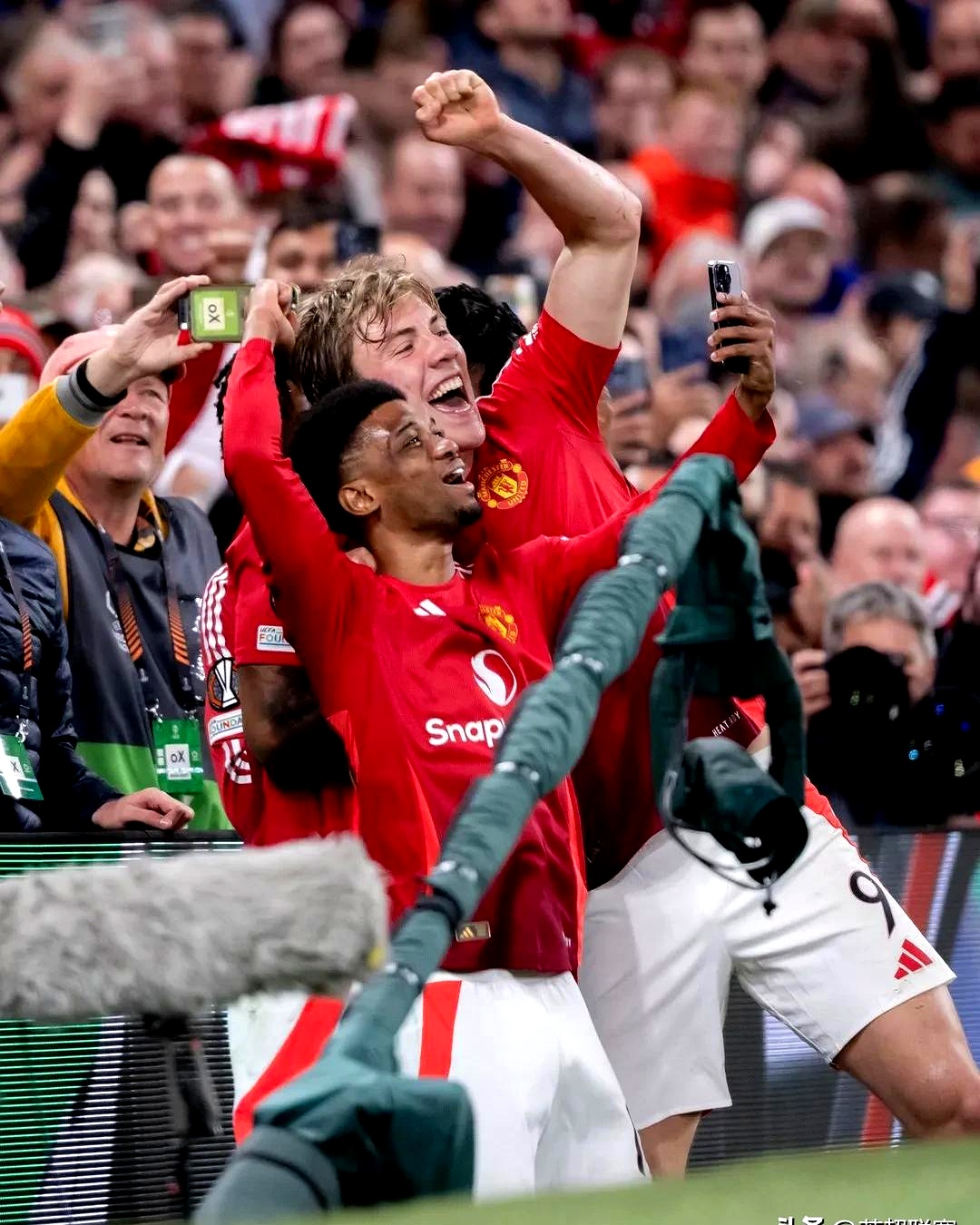 星空体育登录入口-关于曼联队在欧冠赛场上展现出巨大实力，取得胜利的信息