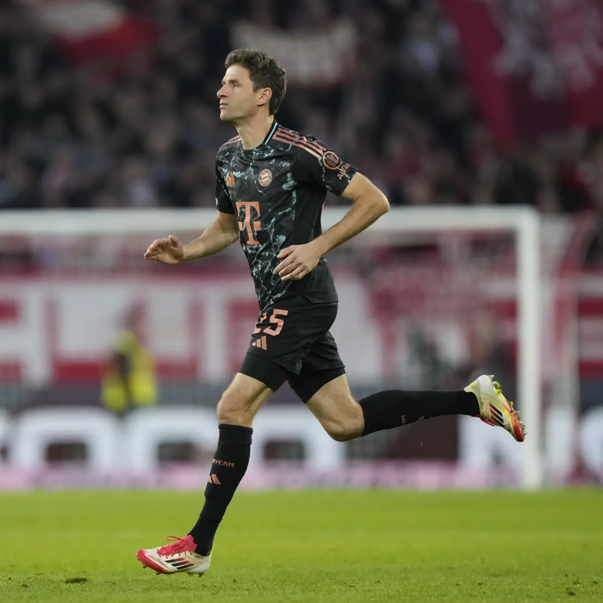 星空体育官方入口-弗赖堡主场击败对手，提升士气迎接下一轮比赛的简单介绍