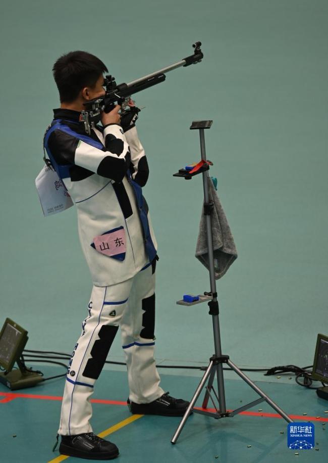 加拿大体育健儿勇夺金银铜牌