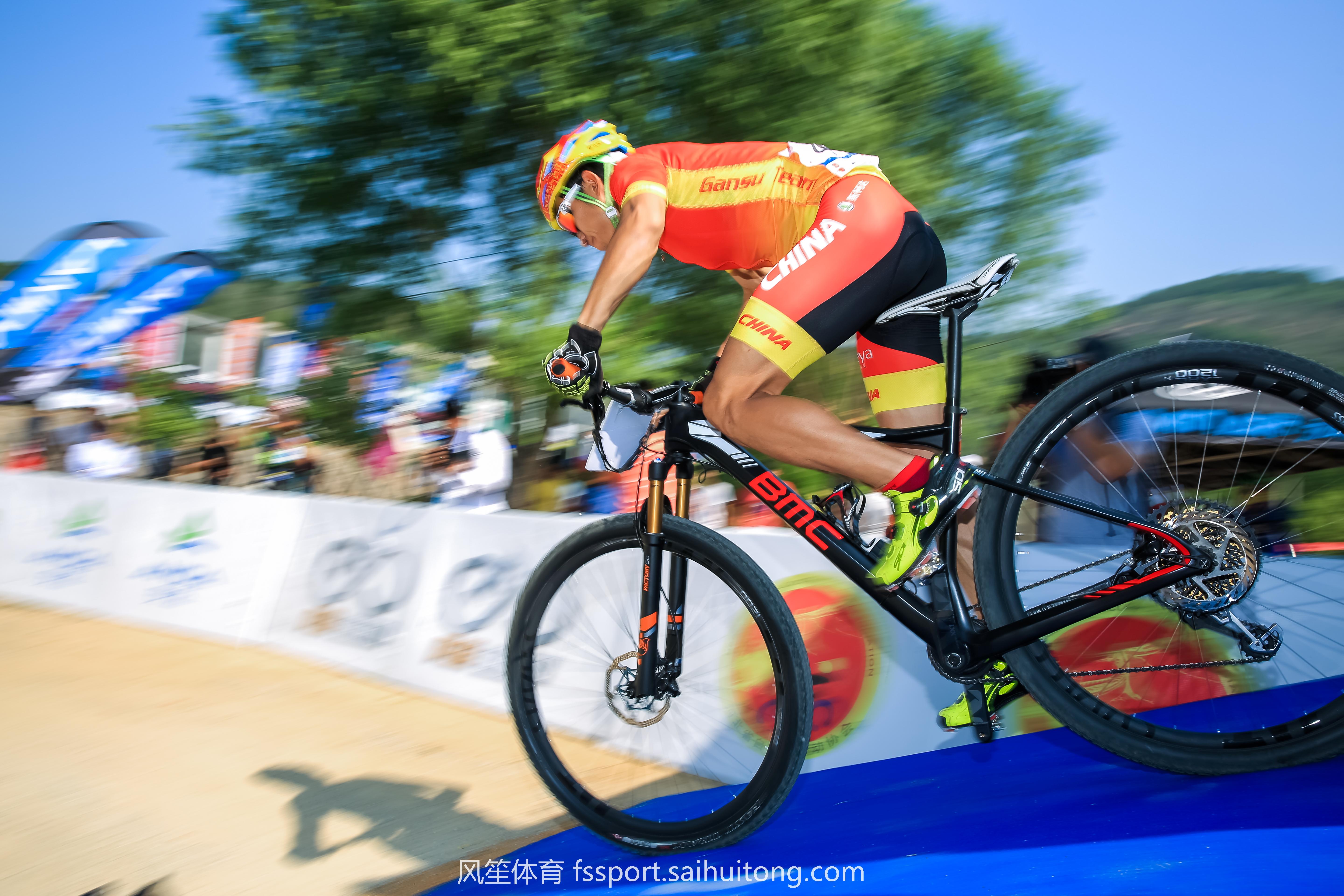 哥伦比亚女子自行车赛表现亮眼 哥伦比亚女子自行车赛表现亮眼