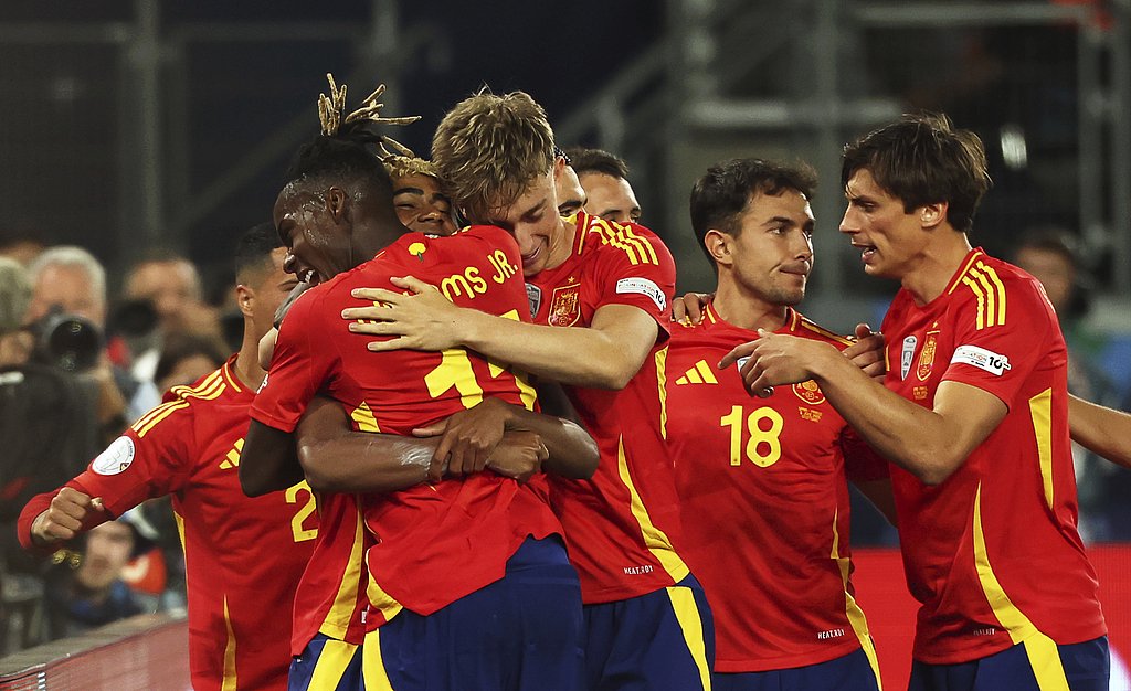 荷兰队全力以赴，成功挺进欧国联半决赛