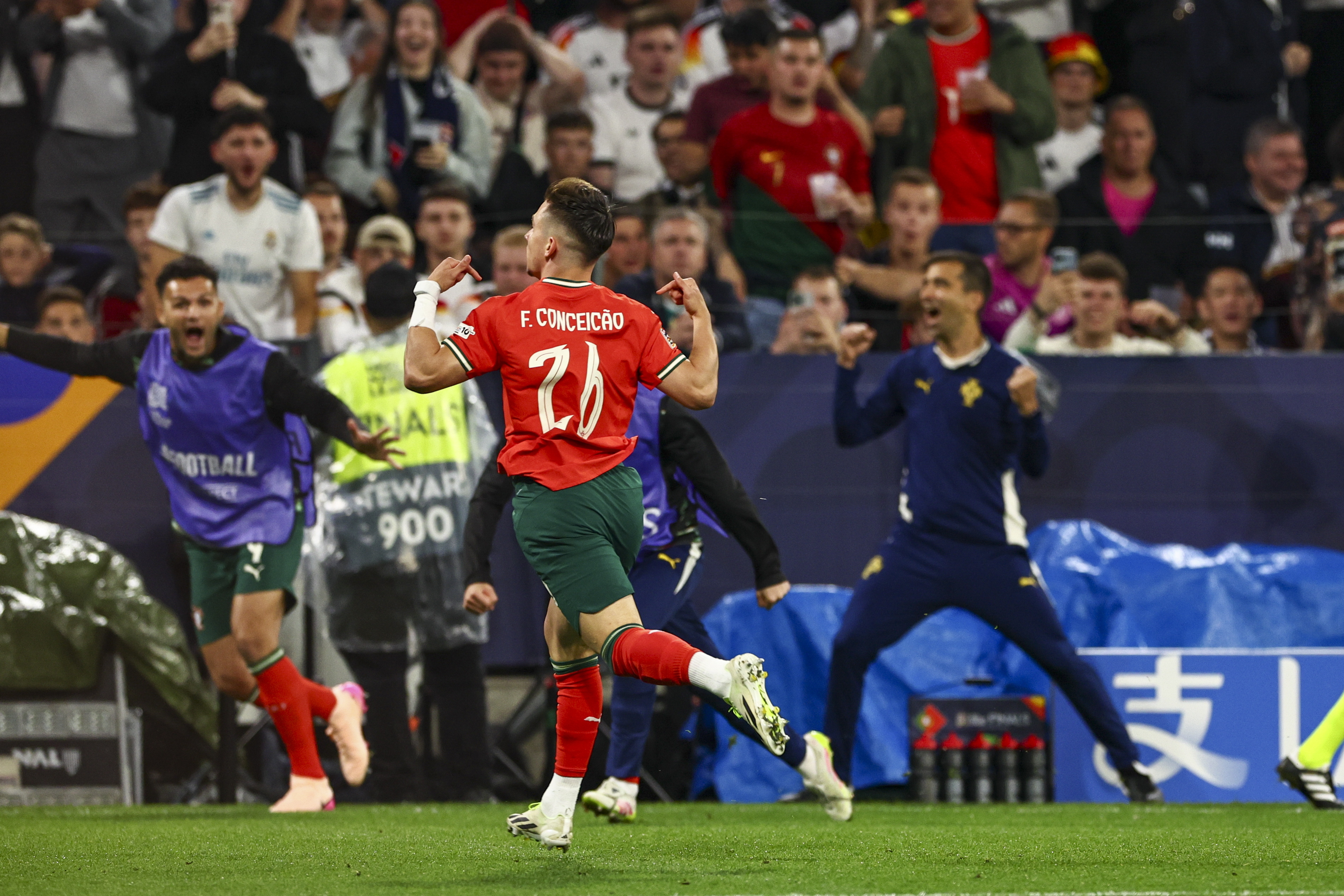 葡萄牙遭遇意外失利,波兰士气高昂 葡萄牙遭遇意外失利,波兰士气高昂