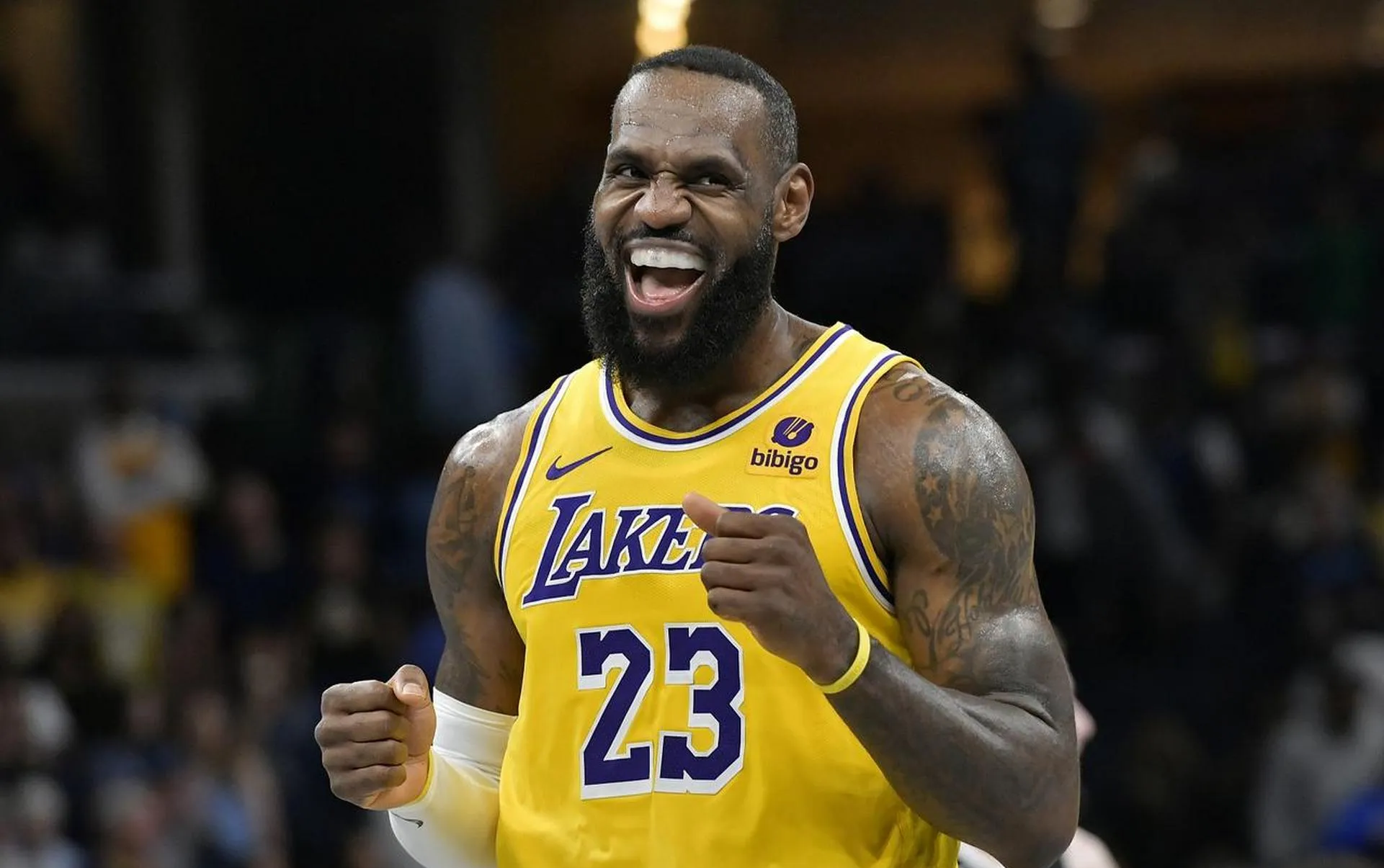 关于勒布朗·詹姆斯正式签约火箭,巨星阵容再添一员的信息 关于勒布朗·詹姆斯正式签约火箭,巨星阵容再添一员的信息