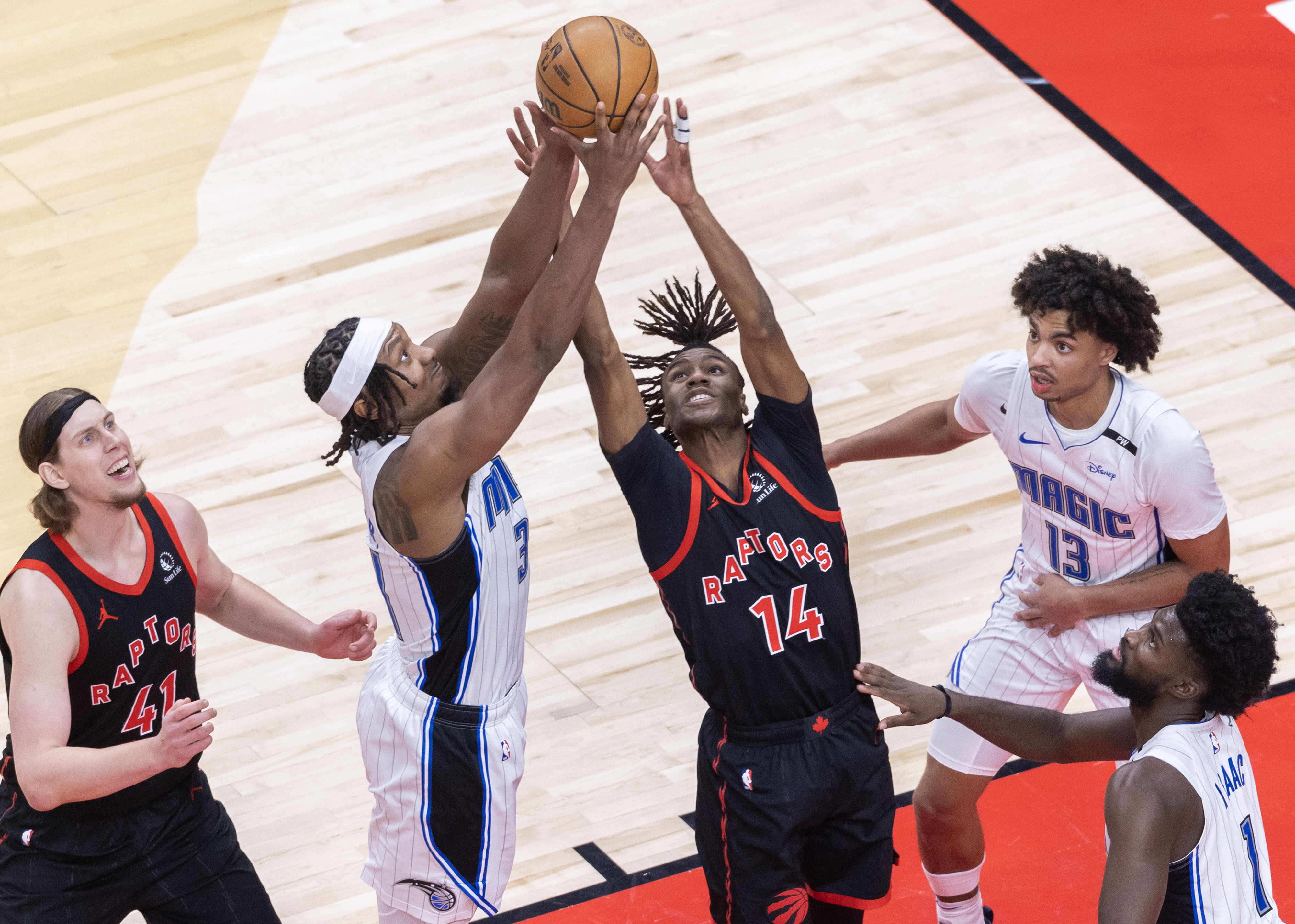 猛龙击败活塞,豪取连胜 猛龙击败活塞,豪取连胜